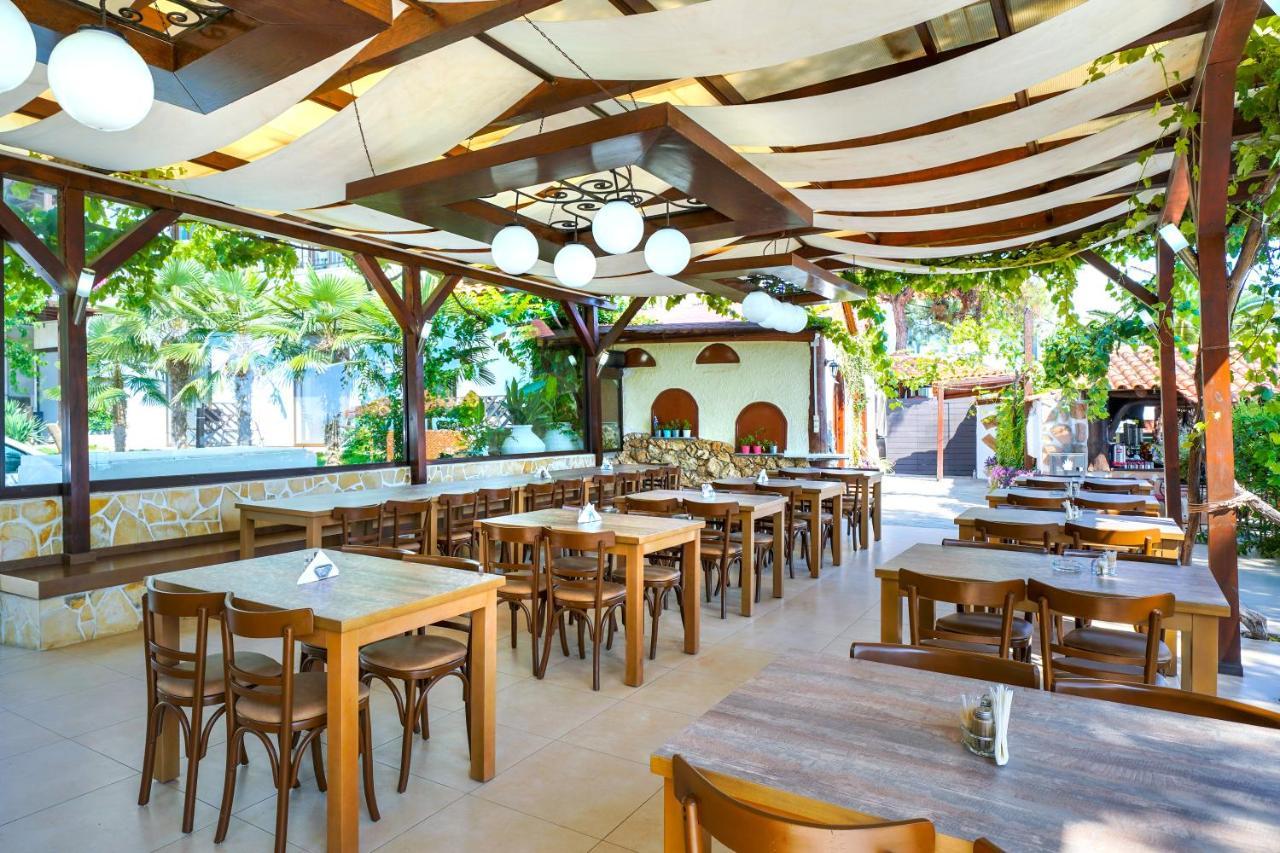 Esperia Hotel Пефкарі Екстер'єр фото